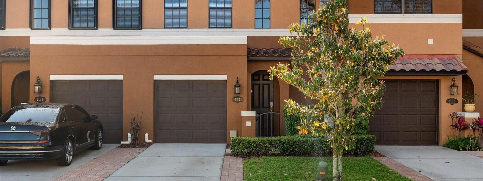 737 Ventura Drive