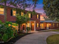 517 N River Oaks Drive