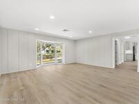 517 N River Oaks Drive