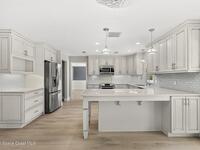 517 N River Oaks Drive