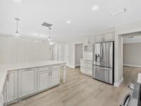 517 N River Oaks Drive