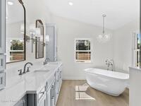 517 N River Oaks Drive