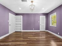 517 N River Oaks Drive