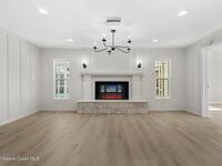 517 N River Oaks Drive