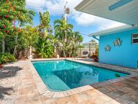 220 Pineapple Street